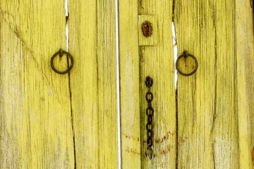 191-4 puerta de madera Villanueva